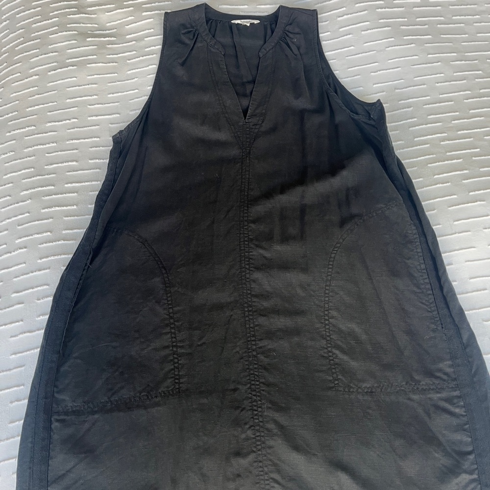 Splendid Black Linen Dress with pockets